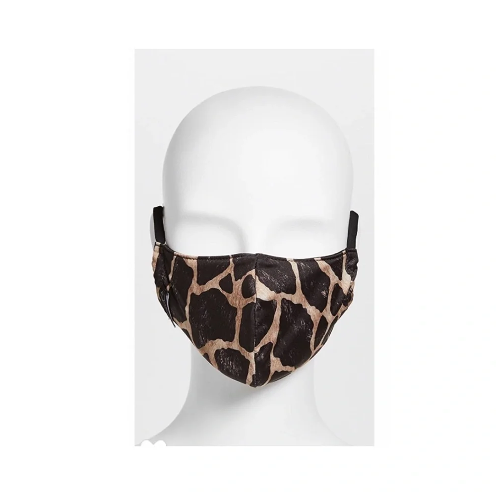 Onzie Leopard Print Face Mask.